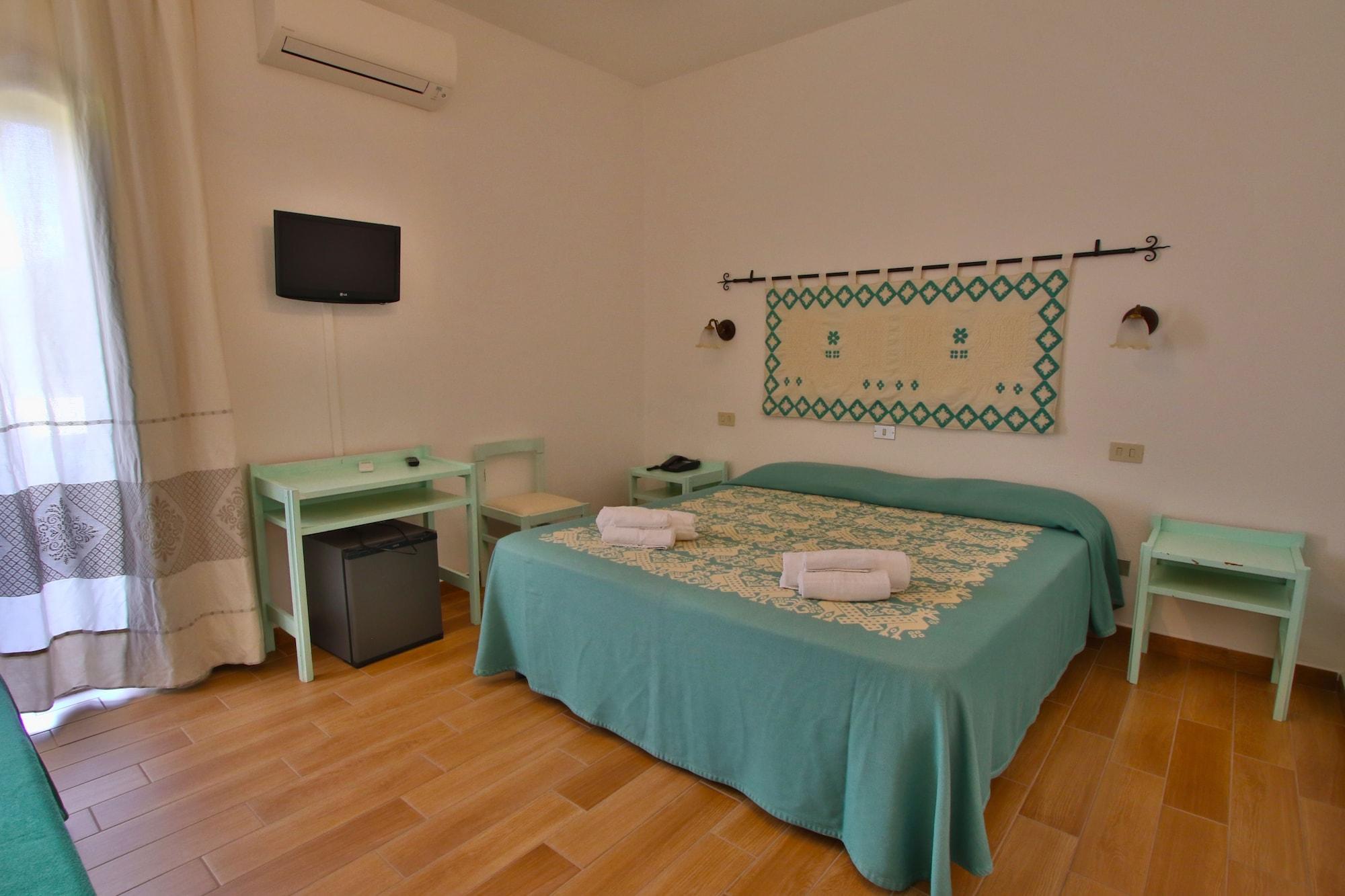 Hotel Le Mimose ซาน เตโอโดโร ภายนอก รูปภาพ